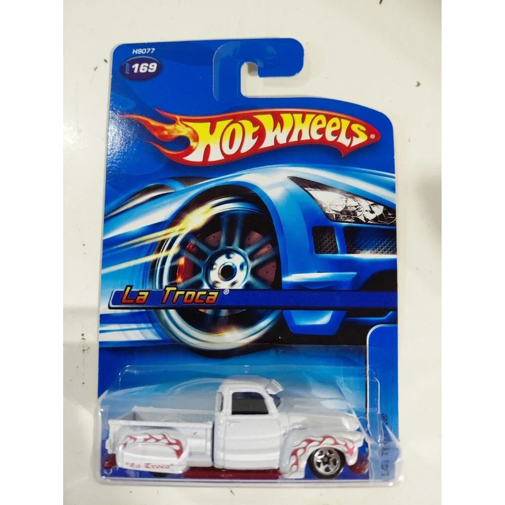 NIP Hot Wheels 2005 1:64 Die Cast La Troca Chevrolet Classic Pickup Truck B